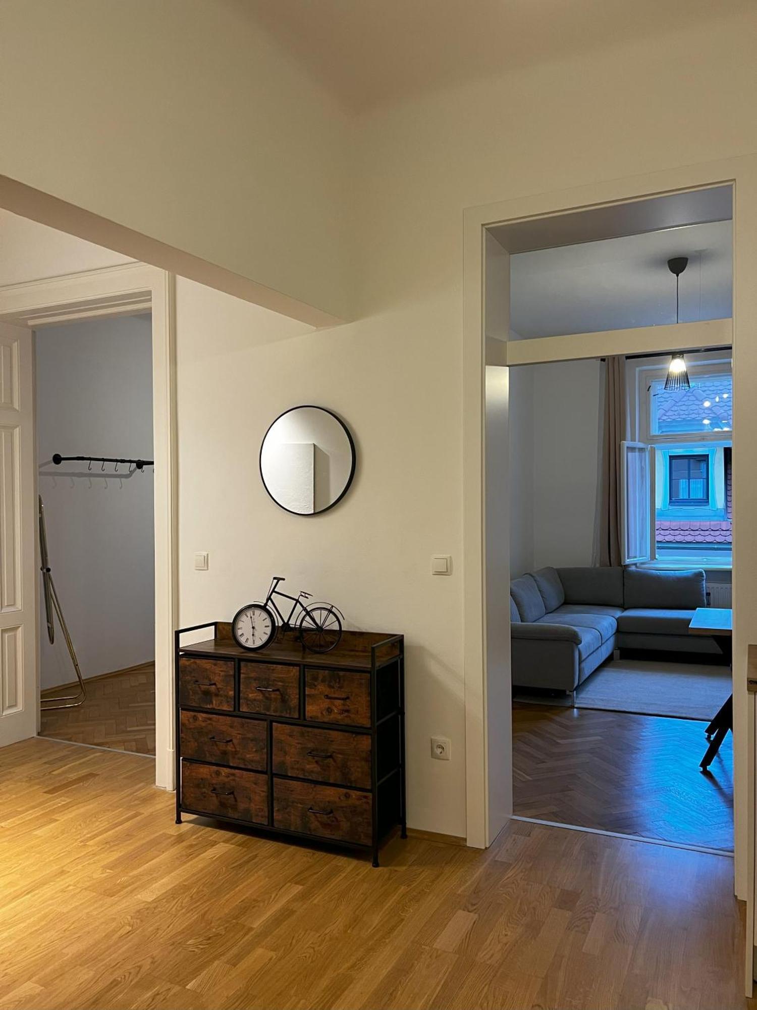 Appartamento Old Town Vibe & Wave Graz Esterno foto